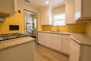 Apartment, 711 6th st, Corona, CA 92882 - 13
