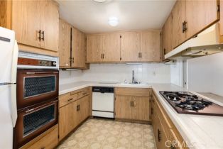 Single Family Residence, 10140 Cozycroft ave, Chatsworth, CA 91311 - 12