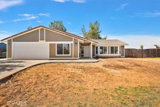 Single Family Residence, 183 Heron LN, Riverside, CA  Riverside, CA 92507