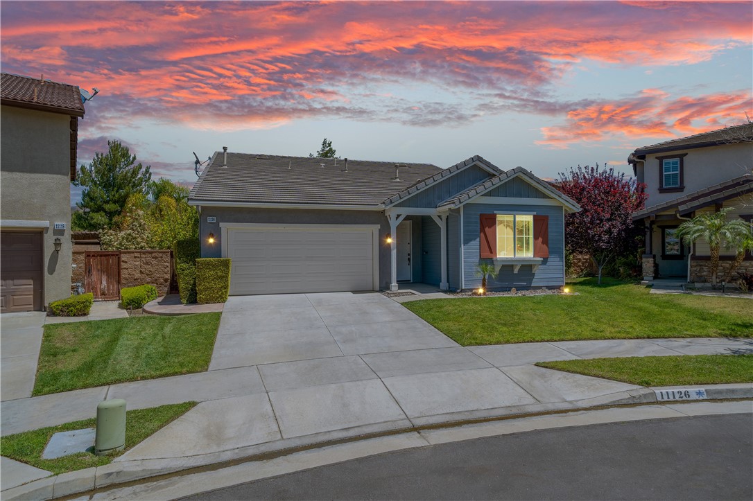 Single Family Residence, 11126 Whitebark ln, Corona, CA 92883 - 1