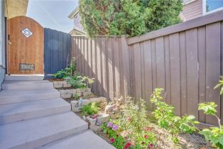 Single Family Residence, 1409 Lakeside ln, Huntington Beach, CA 92648 - 7