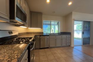 Single Family Residence, 821 Atlantic cir, Corona, CA 92882 - 16