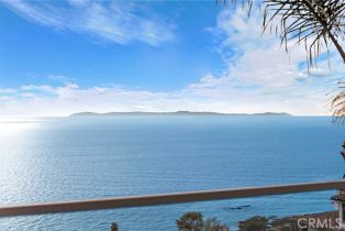 Single Family Residence, 420 Alta Vista WAY, Laguna Beach, CA  Laguna Beach, CA 92651