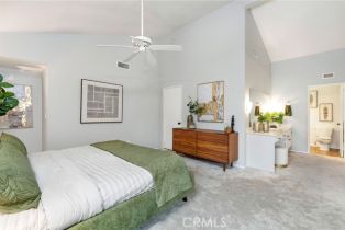 Condominium, 18120 Oxnard st, Tarzana, CA 91356 - 18