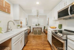 Condominium, 18120 Oxnard st, Tarzana, CA 91356 - 5