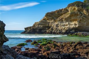 Single Family Residence, 19 Vista De La Luna, Laguna Beach, CA 92651 - 53