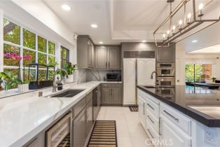 Single Family Residence, 4637 Westchester dr, Woodland Hills, CA 91364 - 11