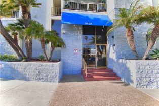 Condominium, 3707 Livingston dr, Long Beach, CA 90803 - 5