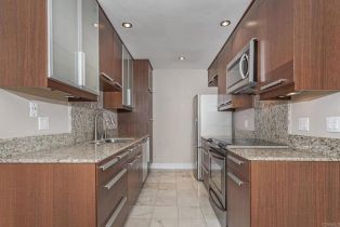 ,  , La Jolla, CA 92037 - 3