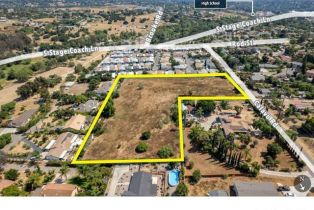 , Calavo rd, Fallbrook, CA 92028 - 3