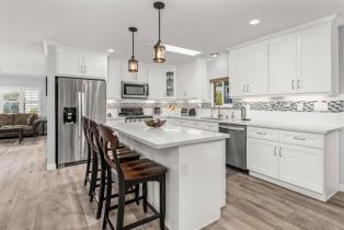 , 7257 San Luis, Carlsbad, CA 92011 - 8