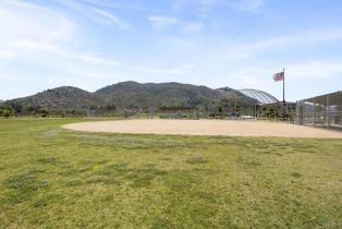 Single Family Residence, 35252 Valencia, Fallbrook, CA 92028 - 40