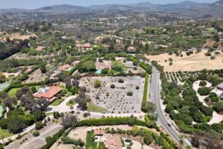 , 18220 Via De Fortuna, Rancho Santa Fe, CA 92067 - 3