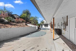 Single Family Residence, 16220 Del Norte, Poway, CA 92064 - 43