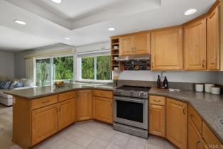 Condominium, 2294 Caminito Castillo, La Jolla, CA 92037 - 8