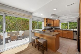 Condominium, 2294 Caminito Castillo, La Jolla, CA 92037 - 9