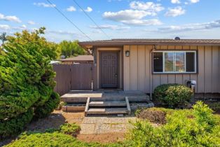 Single Family Residence, 1565 Chestnut ave, Carlsbad, CA 92008 - 4
