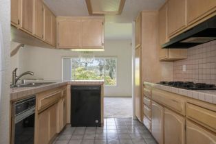 Condominium, 2532 Navarra drive, Carlsbad, CA 92009 - 7