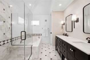 Single Family Residence, 125 Grand Canal, Newport Beach, CA 92662 - 23