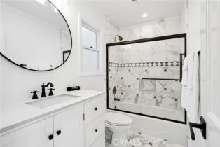 Single Family Residence, 125 Grand Canal, Newport Beach, CA 92662 - 30