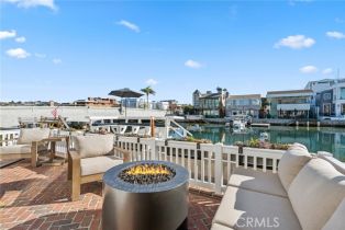 Single Family Residence, 125 Grand Canal, Newport Beach, CA 92662 - 4