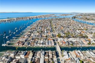 Single Family Residence, 125 Grand Canal, Newport Beach, CA 92662 - 40