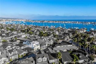 Single Family Residence, 208 Collins ave, Newport Beach, CA 92662 - 2