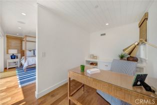 Single Family Residence, 114 Oceanfront, Newport Beach, CA 92661 - 24