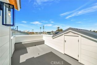 Single Family Residence, 114 Oceanfront, Newport Beach, CA 92661 - 37