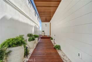 Single Family Residence, 114 Oceanfront, Newport Beach, CA 92661 - 4