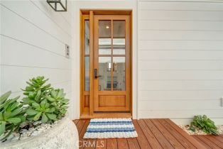 Single Family Residence, 114 Oceanfront, Newport Beach, CA 92661 - 5