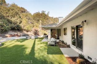 Single Family Residence, 4031 Deerhorn dr, Sherman Oaks, CA 91403 - 4