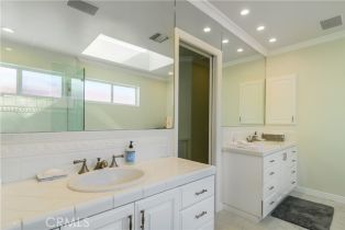 Single Family Residence, 331 Bay Front, Newport Beach, CA 92662 - 19