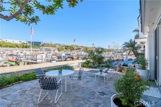 Single Family Residence, 331 Bay Front, Newport Beach, CA 92662 - 2