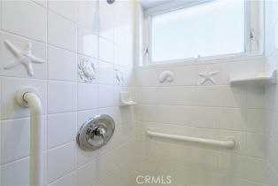 Single Family Residence, 331 Bay Front, Newport Beach, CA 92662 - 24