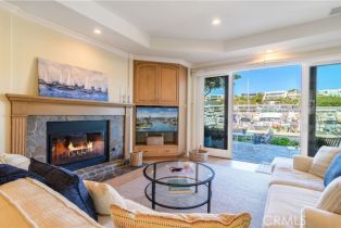 Single Family Residence, 331 Bay Front, Newport Beach, CA 92662 - 4
