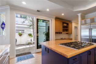 Single Family Residence, 331 Bay Front, Newport Beach, CA 92662 - 8