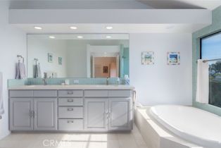 Single Family Residence, 400 Cortes cir, Corona Del Mar, CA 92625 - 34