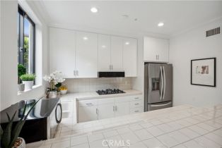 , 215 Poppy ave, Corona Del Mar, CA 92625 - 4