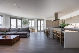 Townhouse, 2210 Newport blvd, Newport Beach, CA 92663 - 2