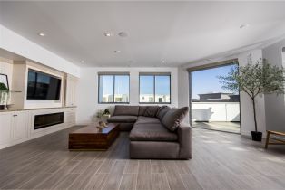 Townhouse, 2210 Newport blvd, Newport Beach, CA 92663 - 3