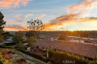 Single Family Residence, 304 Avenida Cumbre, Newport Beach, CA 92660 - 2