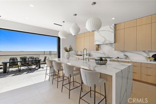 Single Family Residence, 706 Oceanfront, Newport Beach, CA 92661 - 12