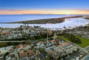 Residential Income, 409 Dahlia AVE, Corona Del Mar, CA  Corona Del Mar, CA 92625