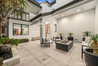Condominium, 319 1/2  Jasmine AVE, Corona Del Mar, CA  Corona Del Mar, CA 92625