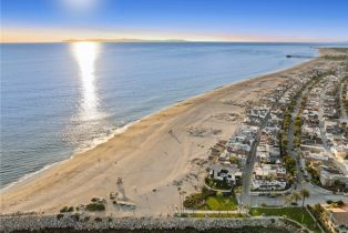 Single Family Residence, 2144 Oceanfront, Newport Beach, CA 92661 - 33