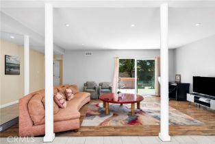 Single Family Residence, 10036 Cozycroft ave, Chatsworth, CA 91311 - 4