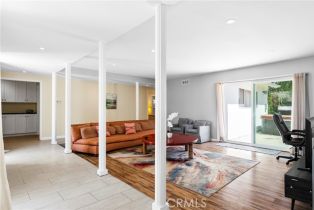 Single Family Residence, 10036 Cozycroft ave, Chatsworth, CA 91311 - 5