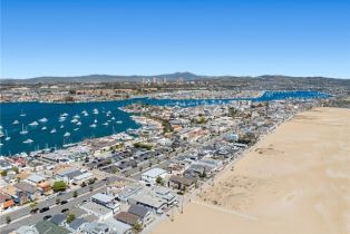 Single Family Residence, 800 Oceanfront, Newport Beach, CA 92661 - 32