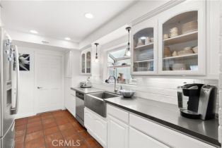 Single Family Residence, 354 62nd st, Newport Beach, CA 92663 - 4